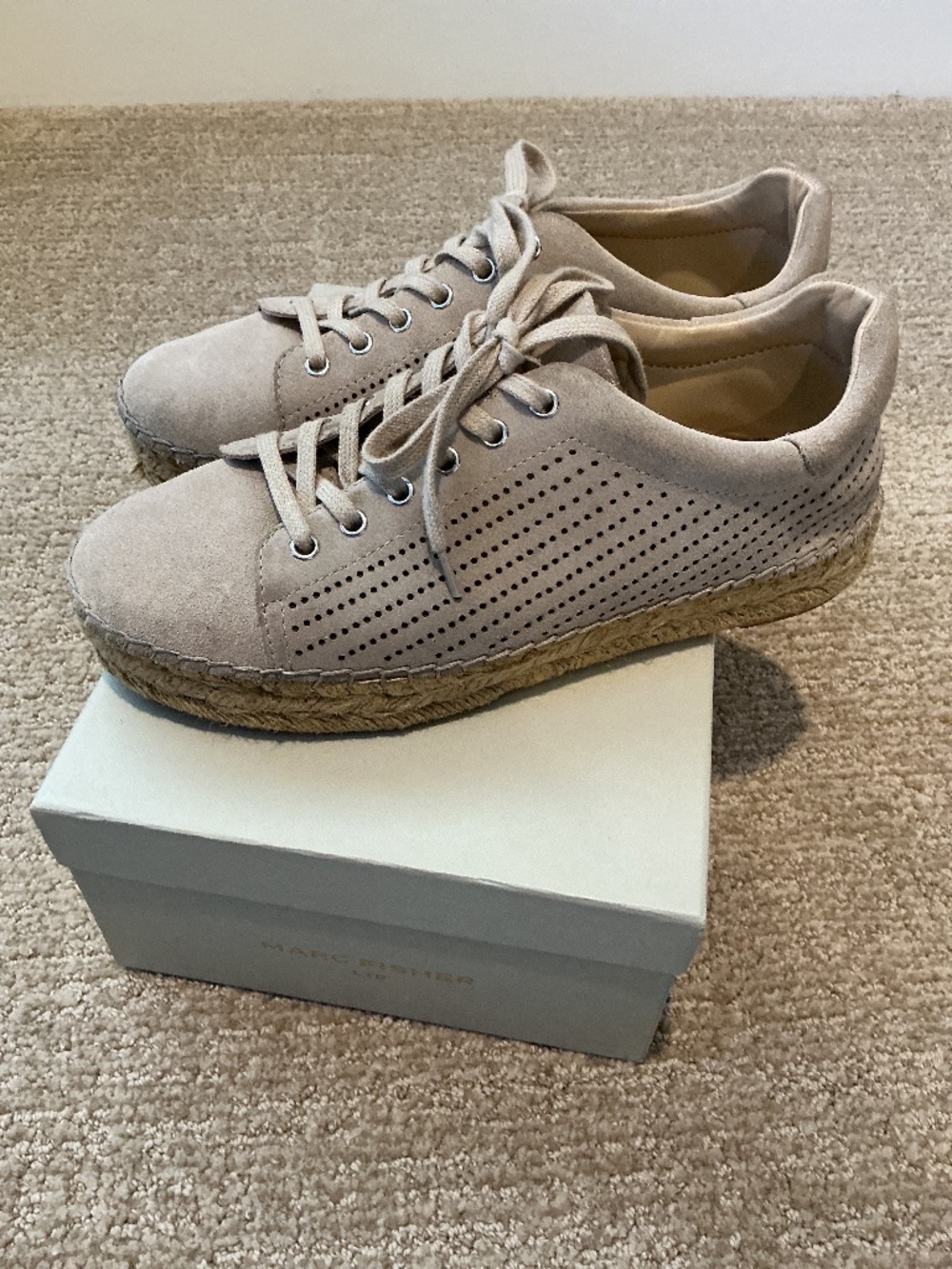 Marc Fisher 8.5 Tan Suede Perforated Platform Espadrilles Sneakers